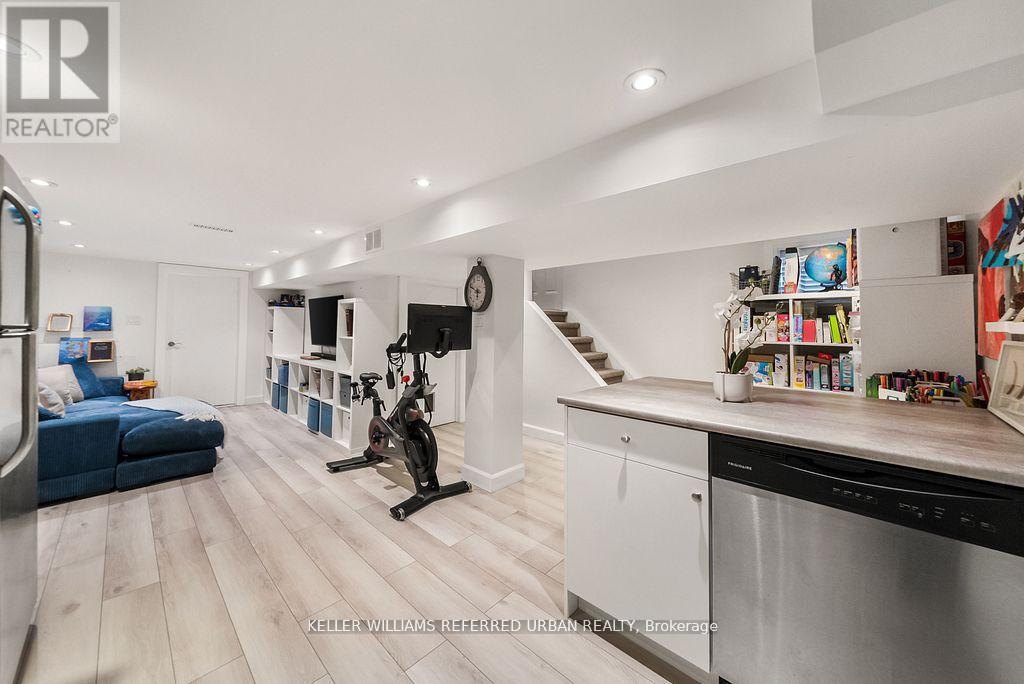 8 Cloverlawn Avenue, Toronto, Ontario  M6E 1H3 - Photo 33 - C13462678