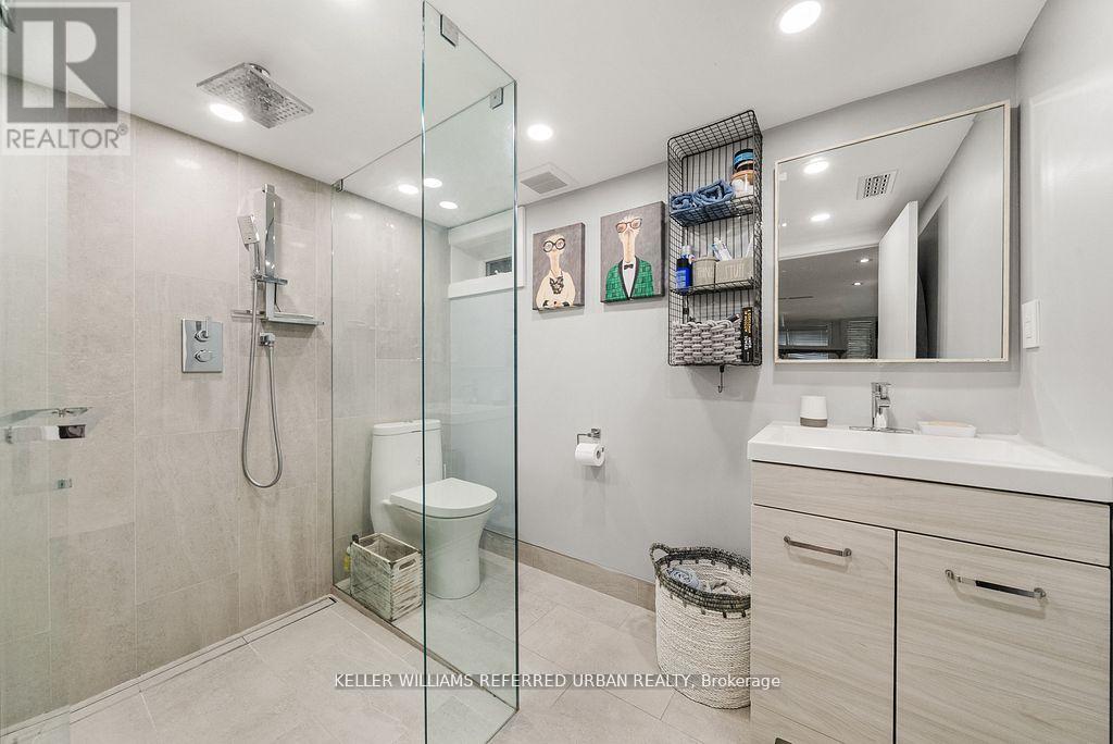 8 Cloverlawn Avenue, Toronto, Ontario  M6E 1H3 - Photo 38 - C13462678
