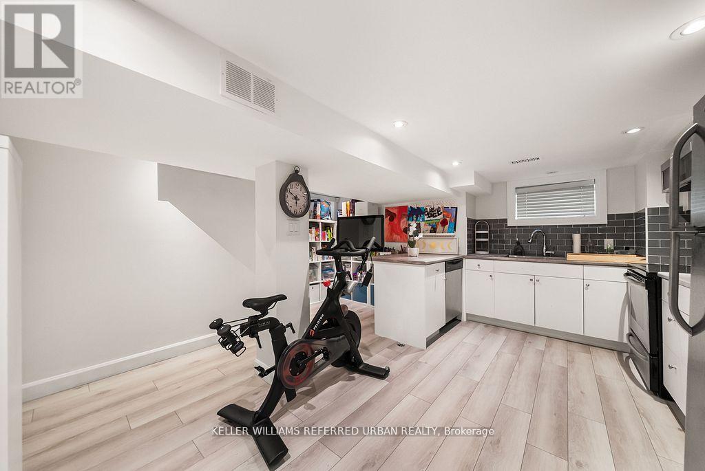 8 Cloverlawn Avenue, Toronto, Ontario  M6E 1H3 - Photo 39 - C13462678