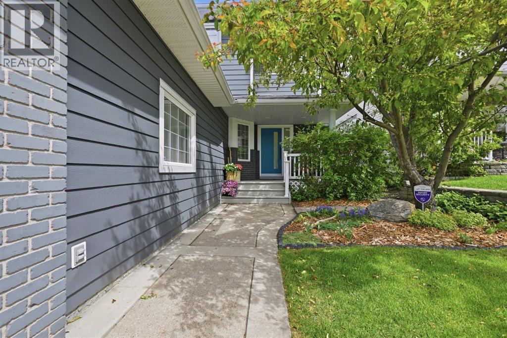16 Coopers Heights Sw, Airdrie, Alberta  T4B 2S1 - Photo 2 - A2322115
