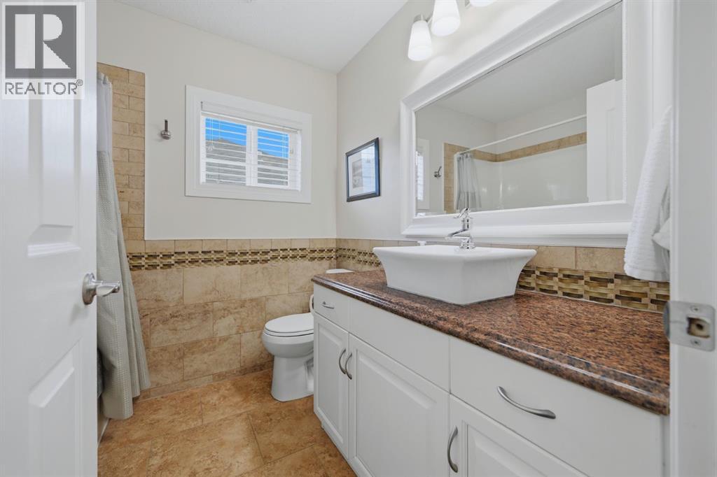 16 Coopers Heights Sw, Airdrie, Alberta  T4B 2S1 - Photo 22 - A2322115