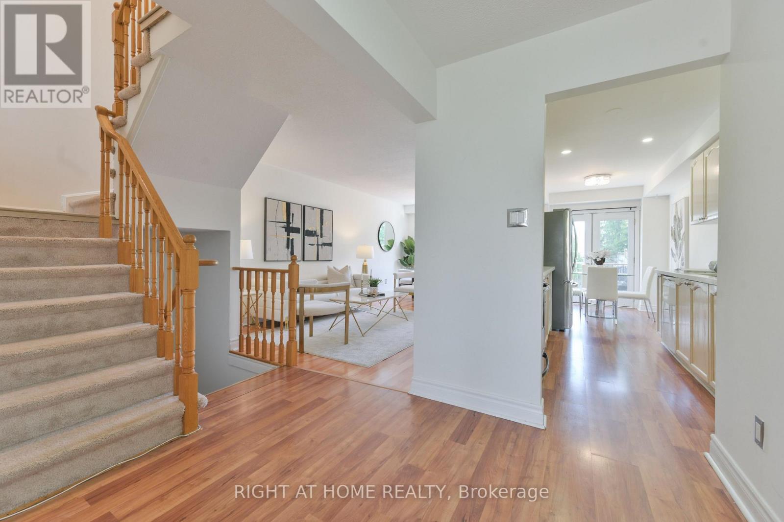 112 Creekwood Crescent, Whitby, Ontario  L1R 2K4 - Photo 3 - E13462628