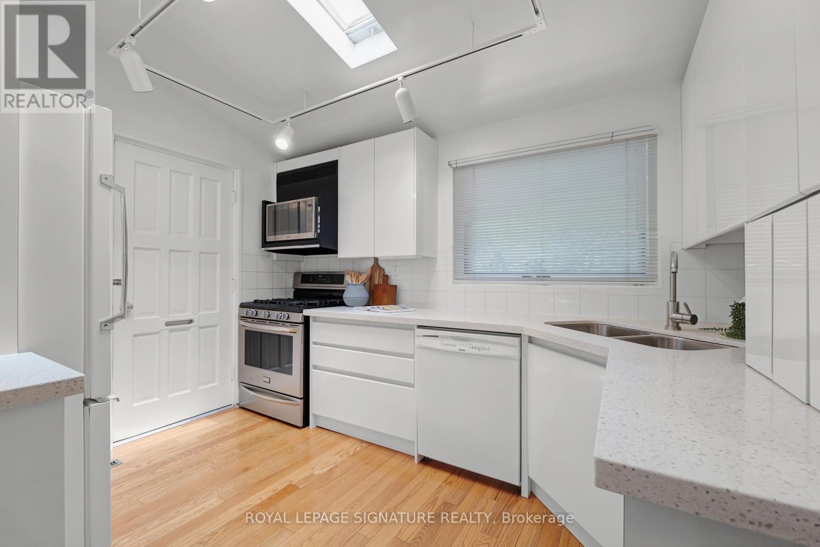 10 Oakley Boulevard, Toronto, Ontario  M1P 3P2 - Photo 12 - E13462756