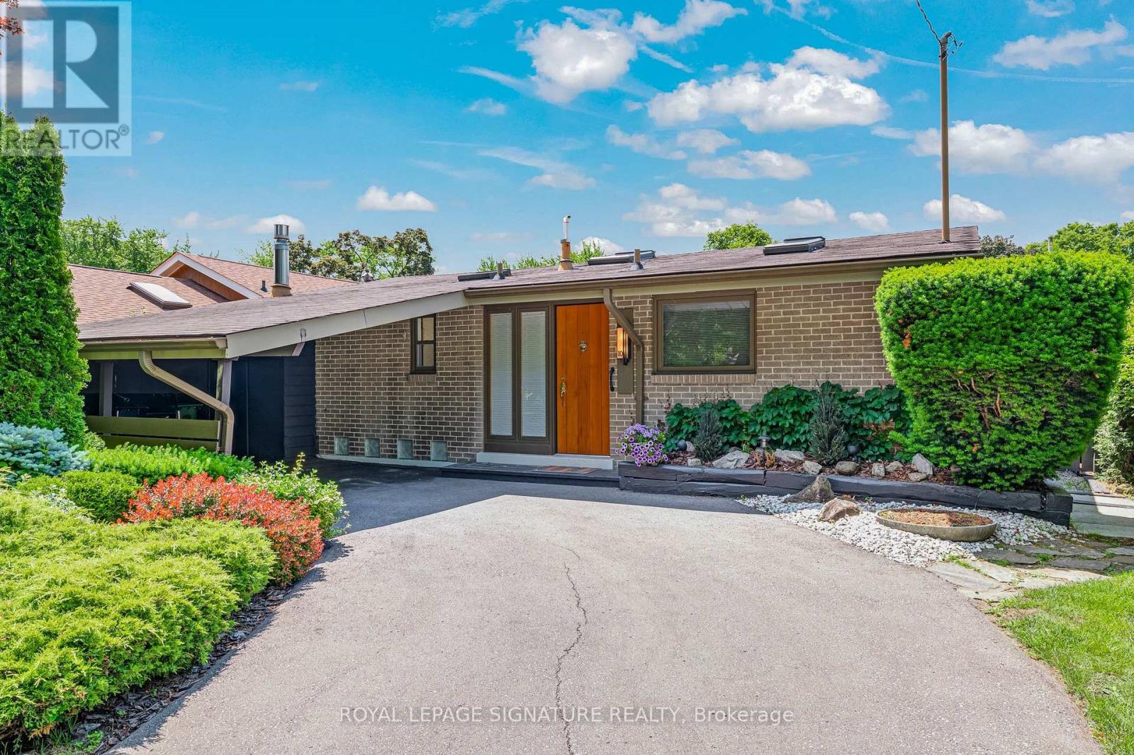 10 Oakley Boulevard, Toronto, Ontario  M1P 3P2 - Photo 2 - E13462756