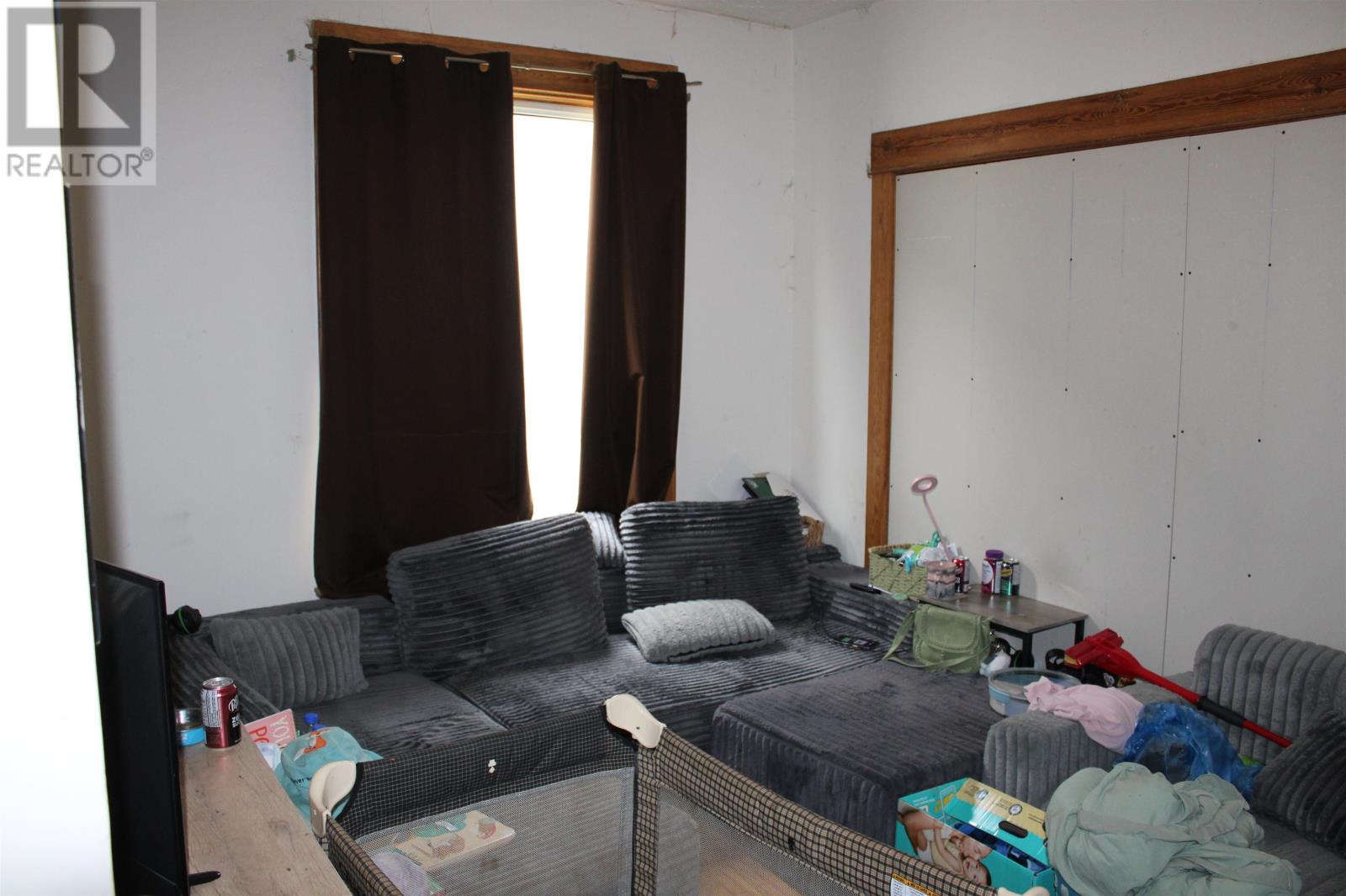 221 Francis St W, Thunder Bay, Ontario  P7E 4C1 - Photo 3 - TB2601566