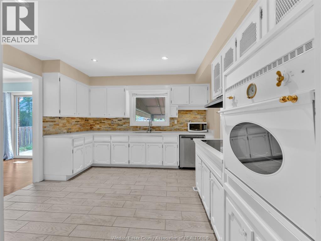 2450 Academy Drive, Windsor, Ontario  N9E 2G6 - Photo 12 - 26014538