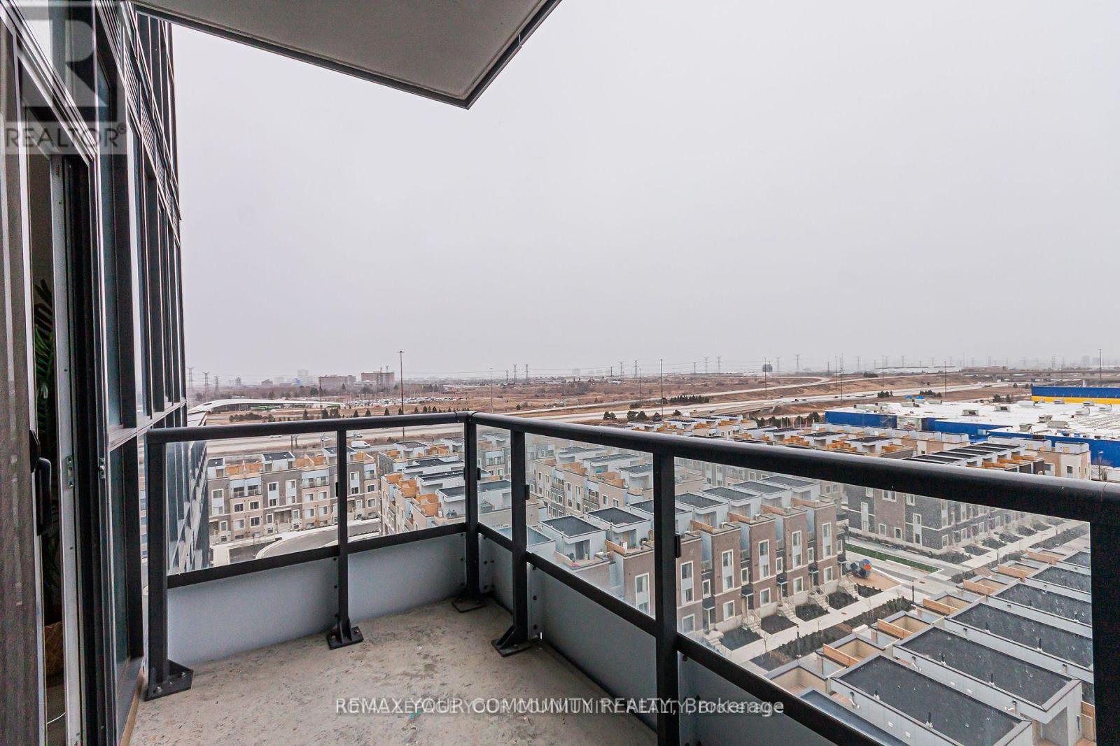 1018 - 60 Honeycrisp Crescent, Vaughan (Vaughan Corporate Centre), Ontario  L4K 0N5 - Photo 13 - N13462610