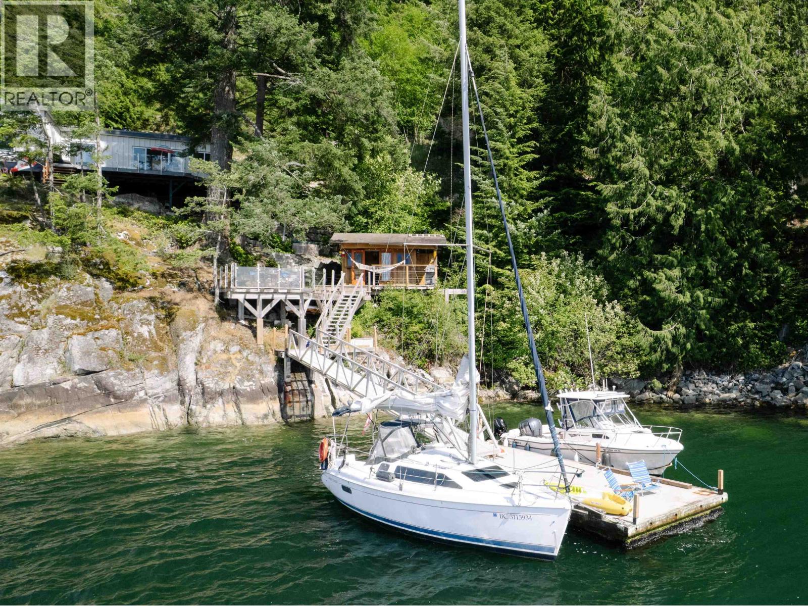 585 ERRINGTON WAY, gambier island, British Columbia