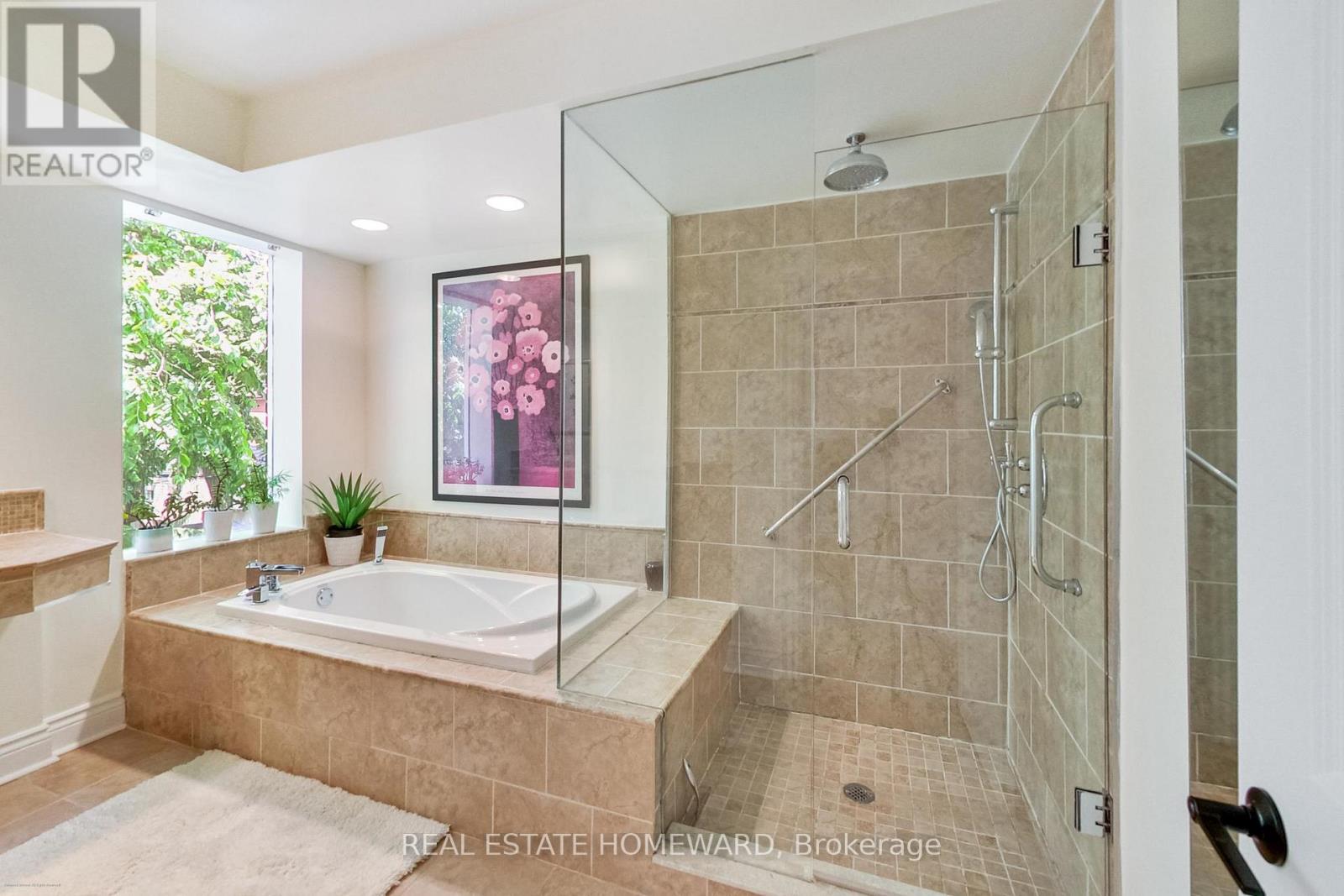 138 Lee Avenue, Toronto, Ontario M4E 2P3 - Photo 26 - E13459928