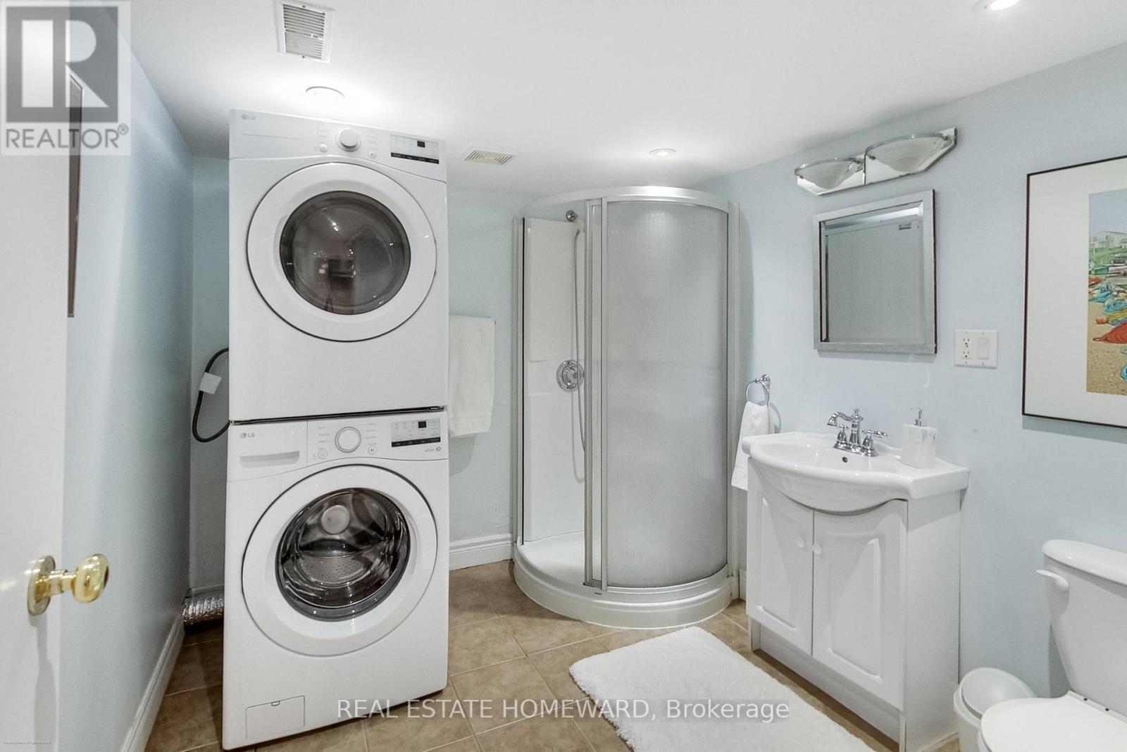 138 Lee Avenue, Toronto, Ontario M4E 2P3 - Photo 42 - E13459928
