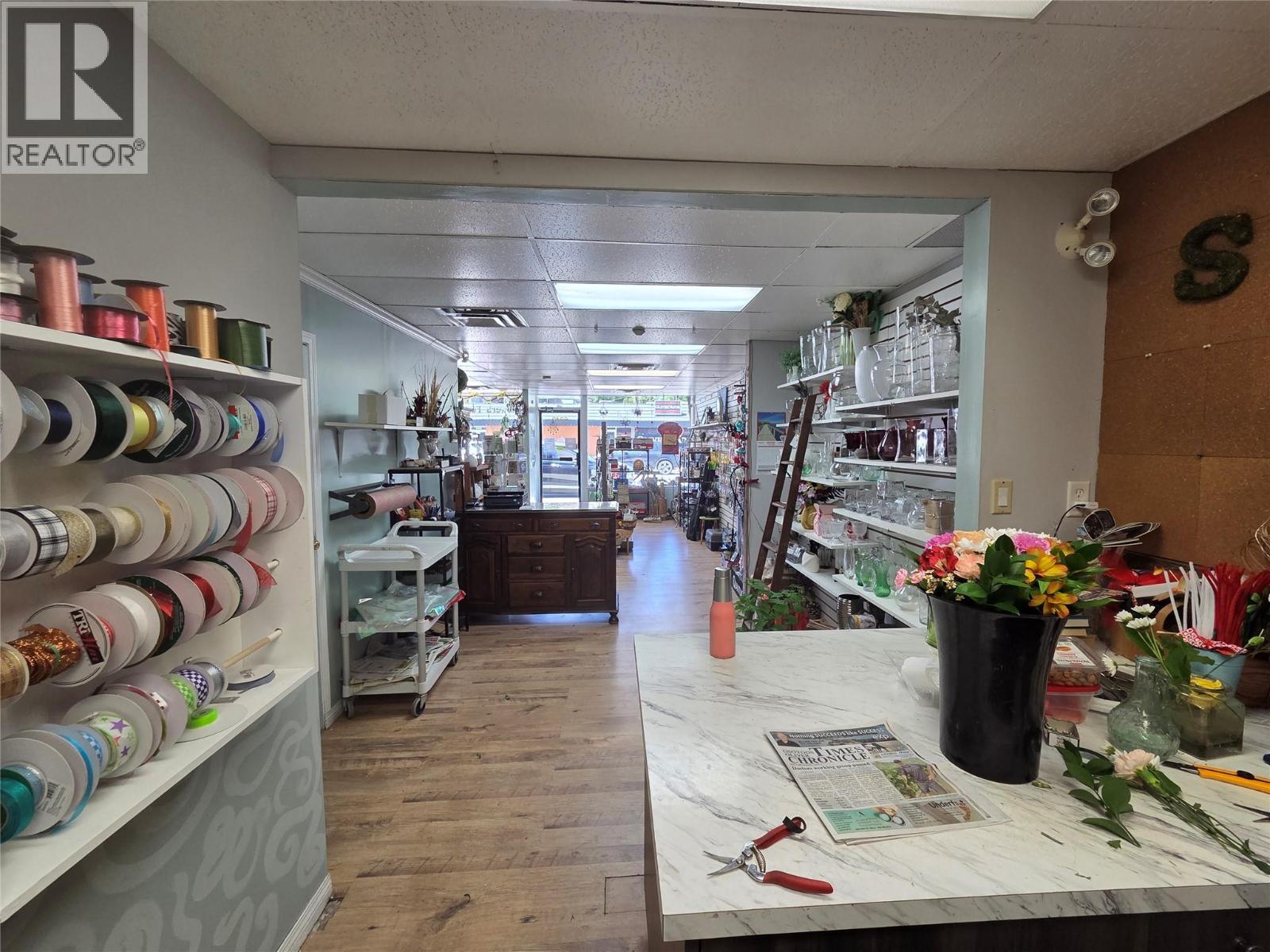 6049 Main Street, Oliver, British Columbia  V0H 1T0 - Photo 10 - 10391201