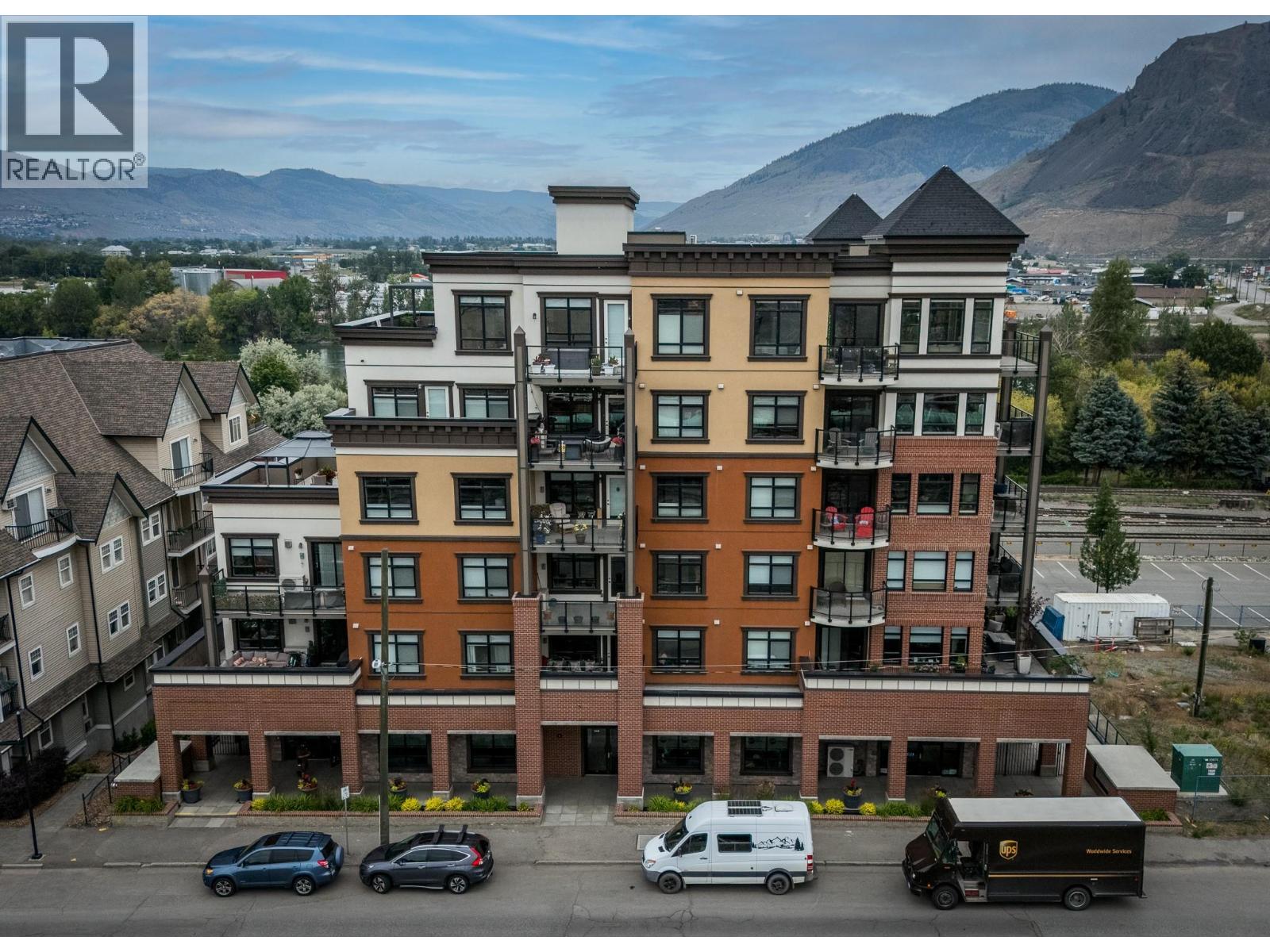 568 LORNE Street Unit# 303