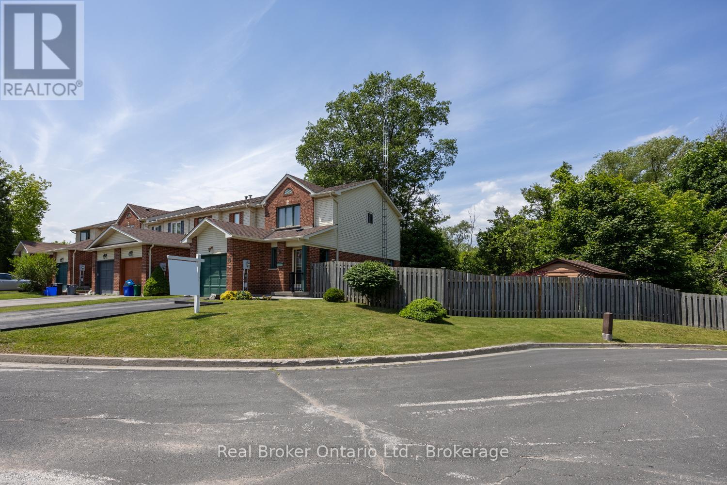 10 Climie Court, Clarington, Ontario  L1C 4P5 - Photo 4 - E13463072
