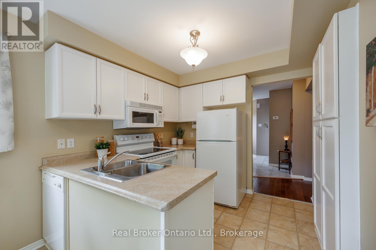 10 Climie Court, Clarington, Ontario  L1C 4P5 - Photo 9 - E13463072