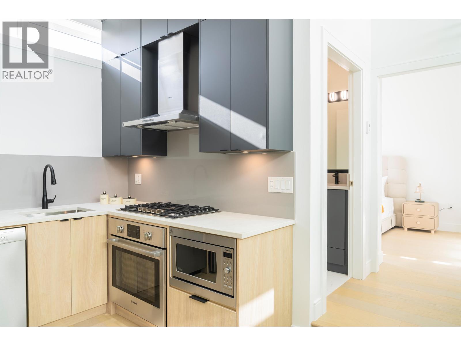 7355 Oak Street, Vancouver, British Columbia  V6P 1V9 - Photo 9 - R3120151