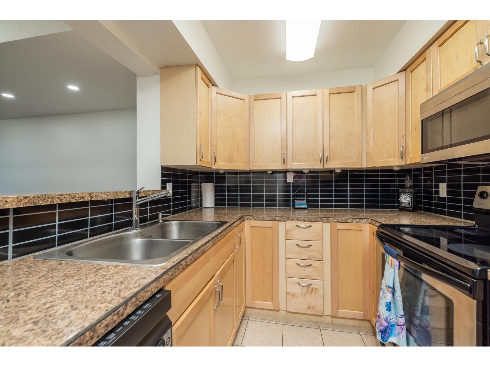 1 3168 268 Street, Langley, British Columbia  V4W 3S1 - Photo 4 - R3137113
