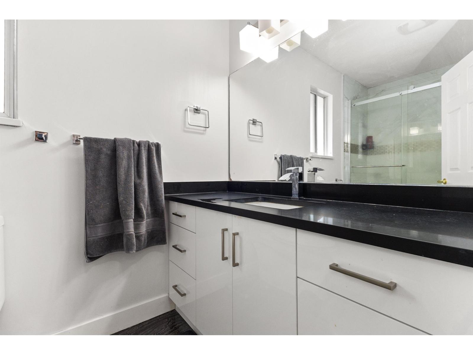 2930 Edgehill Avenue, Abbotsford, British Columbia  V2T 5J9 - Photo 4 - R3137458