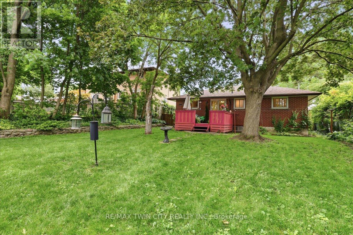 118 Wilfred Avenue, Kitchener, Ontario  N2A 1X1 - Photo 34 - X13462650