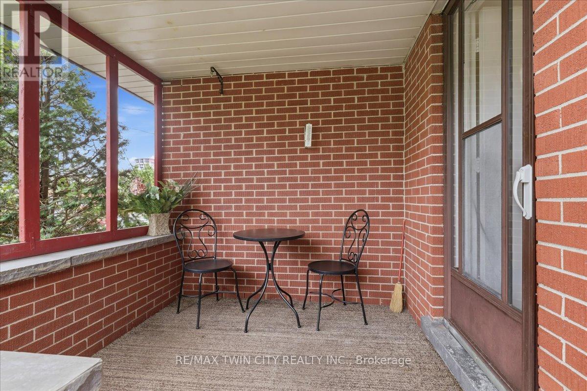 118 Wilfred Avenue, Kitchener, Ontario  N2A 1X1 - Photo 4 - X13462650