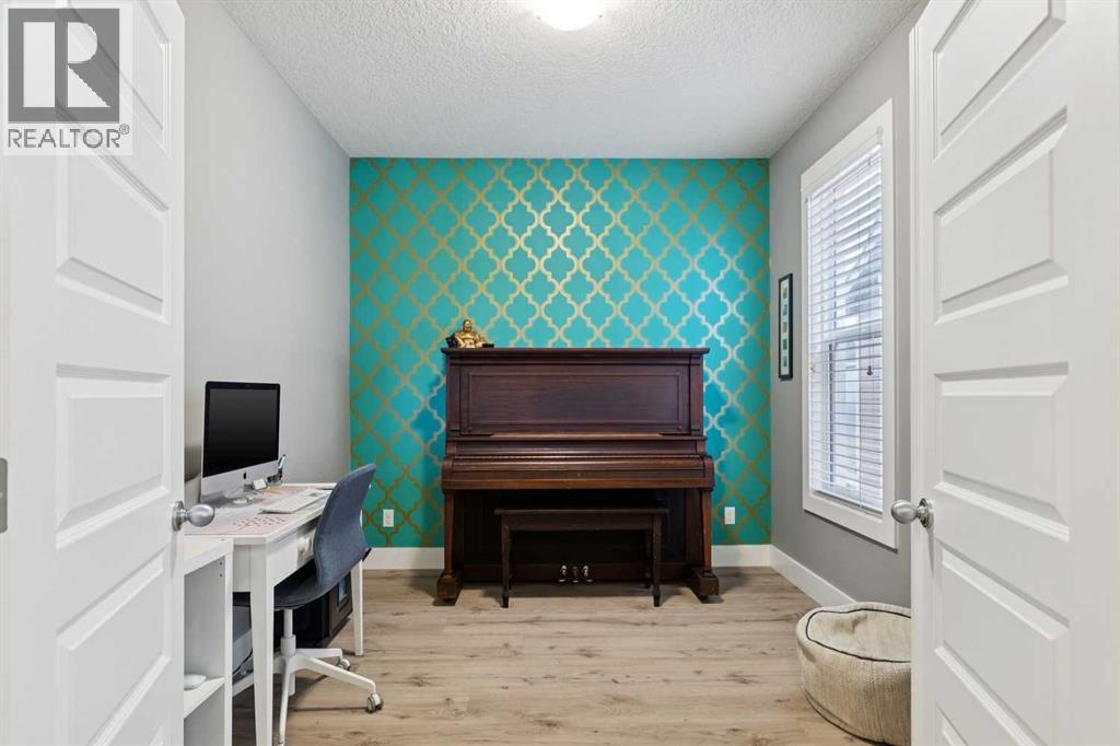 48 Masters Common Se, Calgary, Alberta  T3M 2B8 - Photo 4 - A2321952