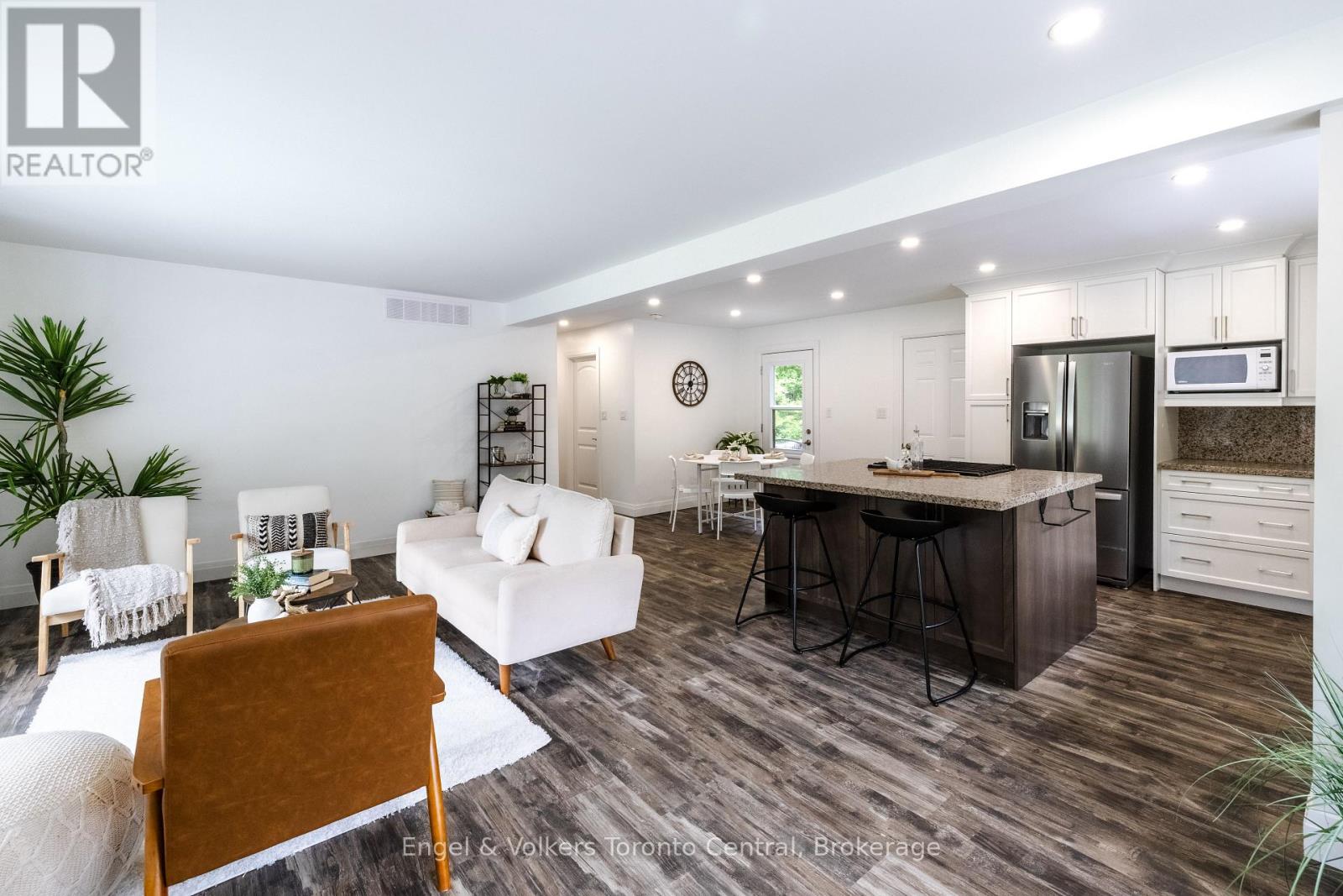 37 Spencer Street, Bracebridge (Monck (Bracebridge)), Ontario  P1L 1E1 - Photo 2 - X13462856