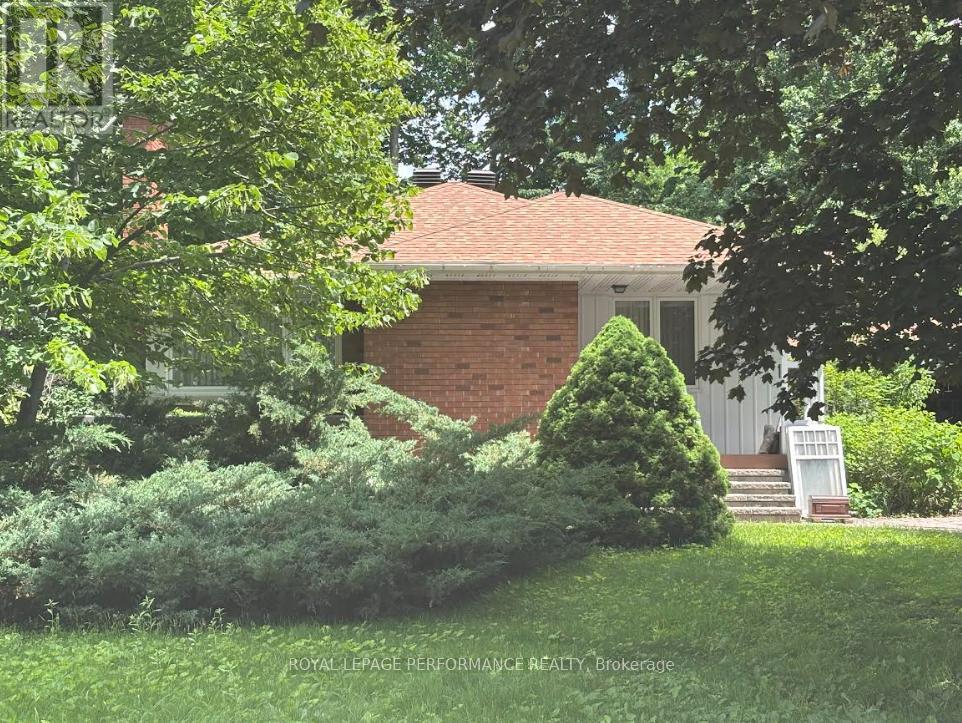 2061 FAIRBANKS AVENUE, Ottawa, Ontario