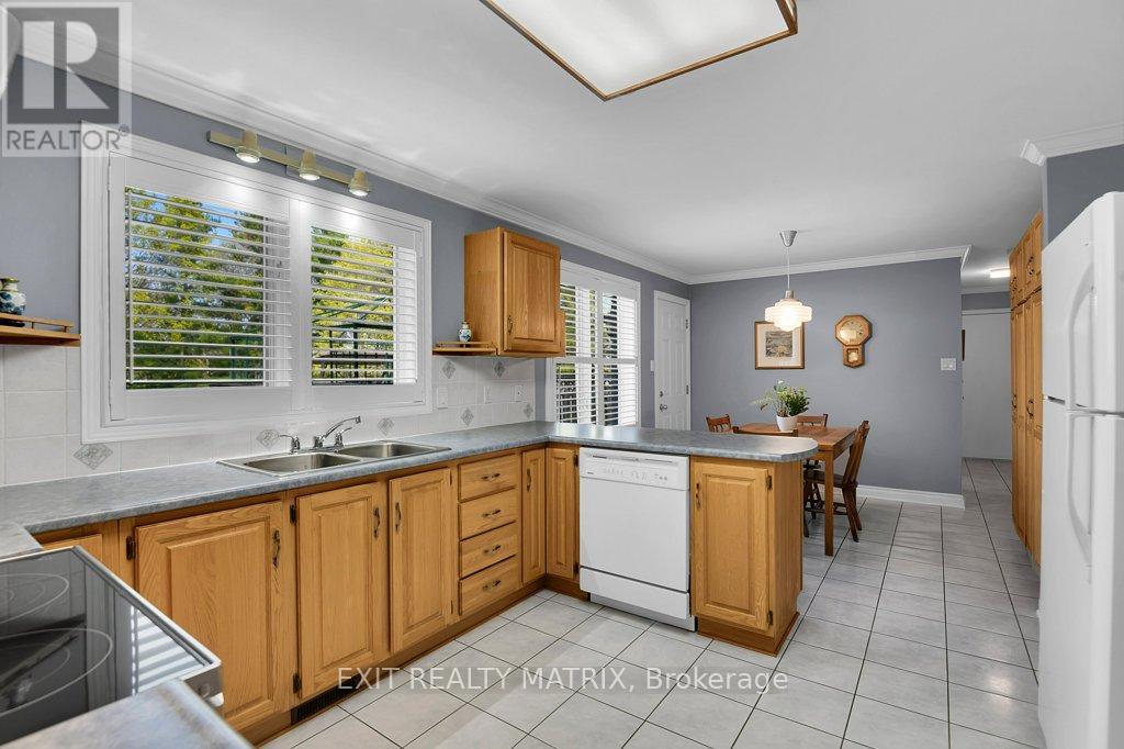 1340 Cuthbert Way, Ottawa, Ontario  K4P 1A4 - Photo 12 - X13462908