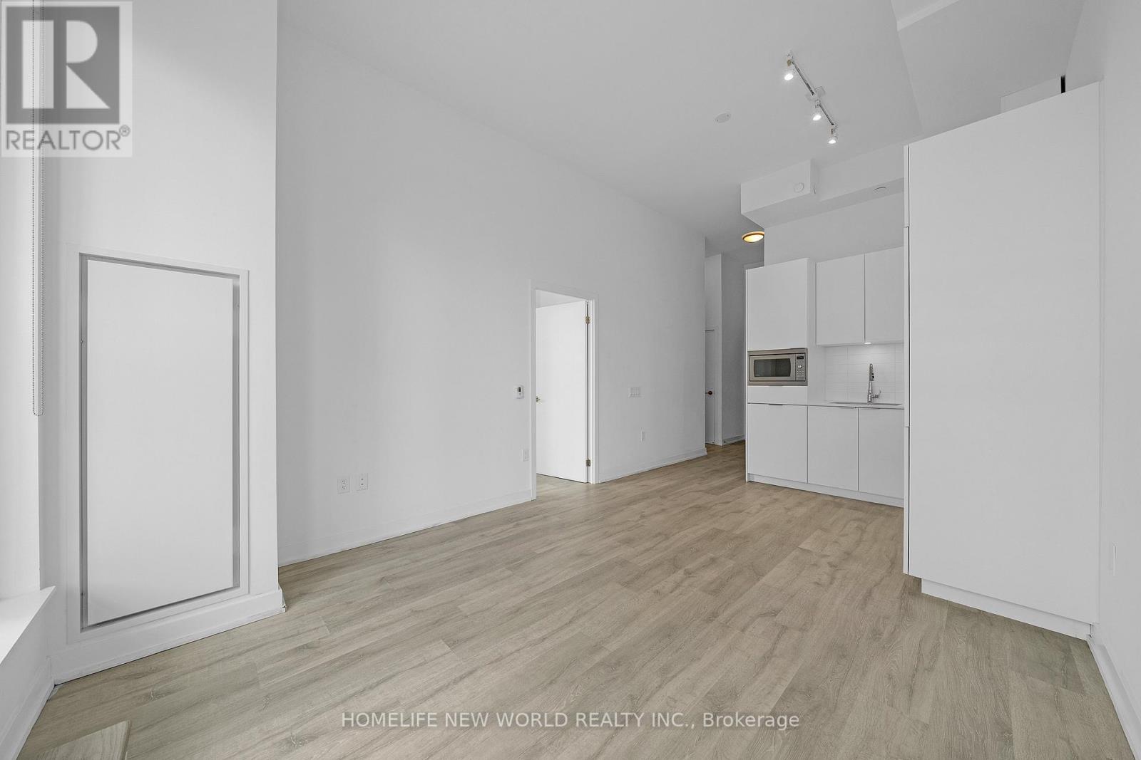 904 - 8 Olympic Garden Drive, Toronto, Ontario  M2M 0B9 - Photo 4 - C13453168
