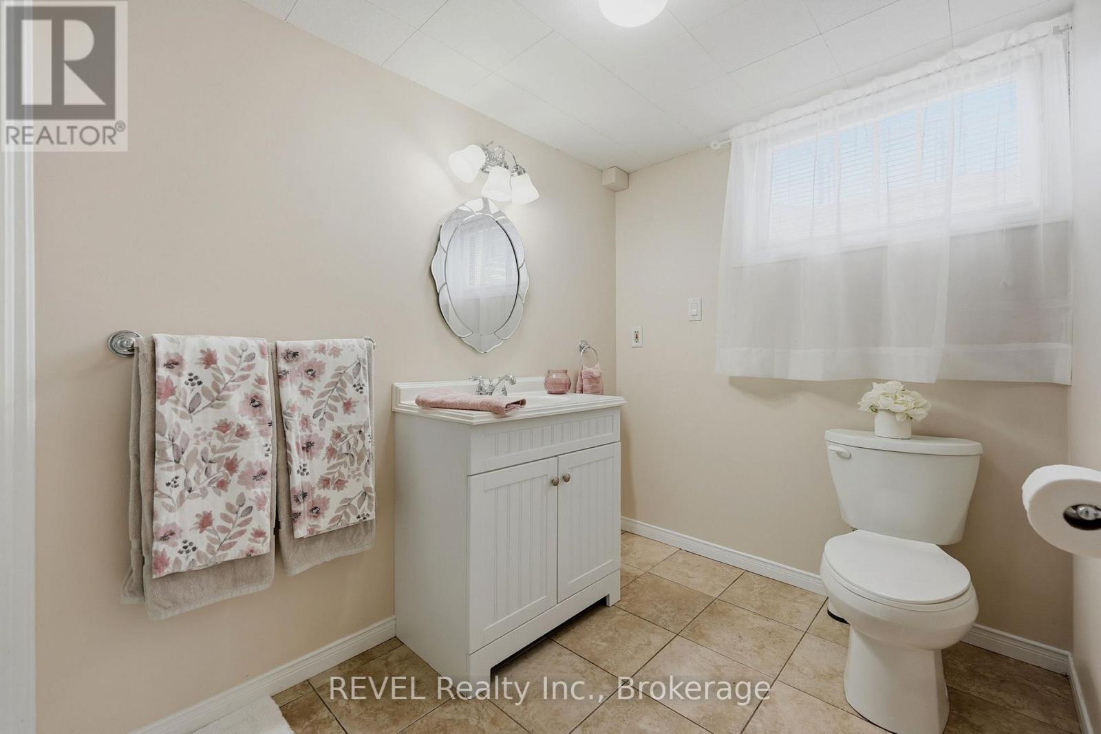 5 Greenhill Drive, Thorold, Ontario  L2V 1W4 - Photo 24 - X13463016