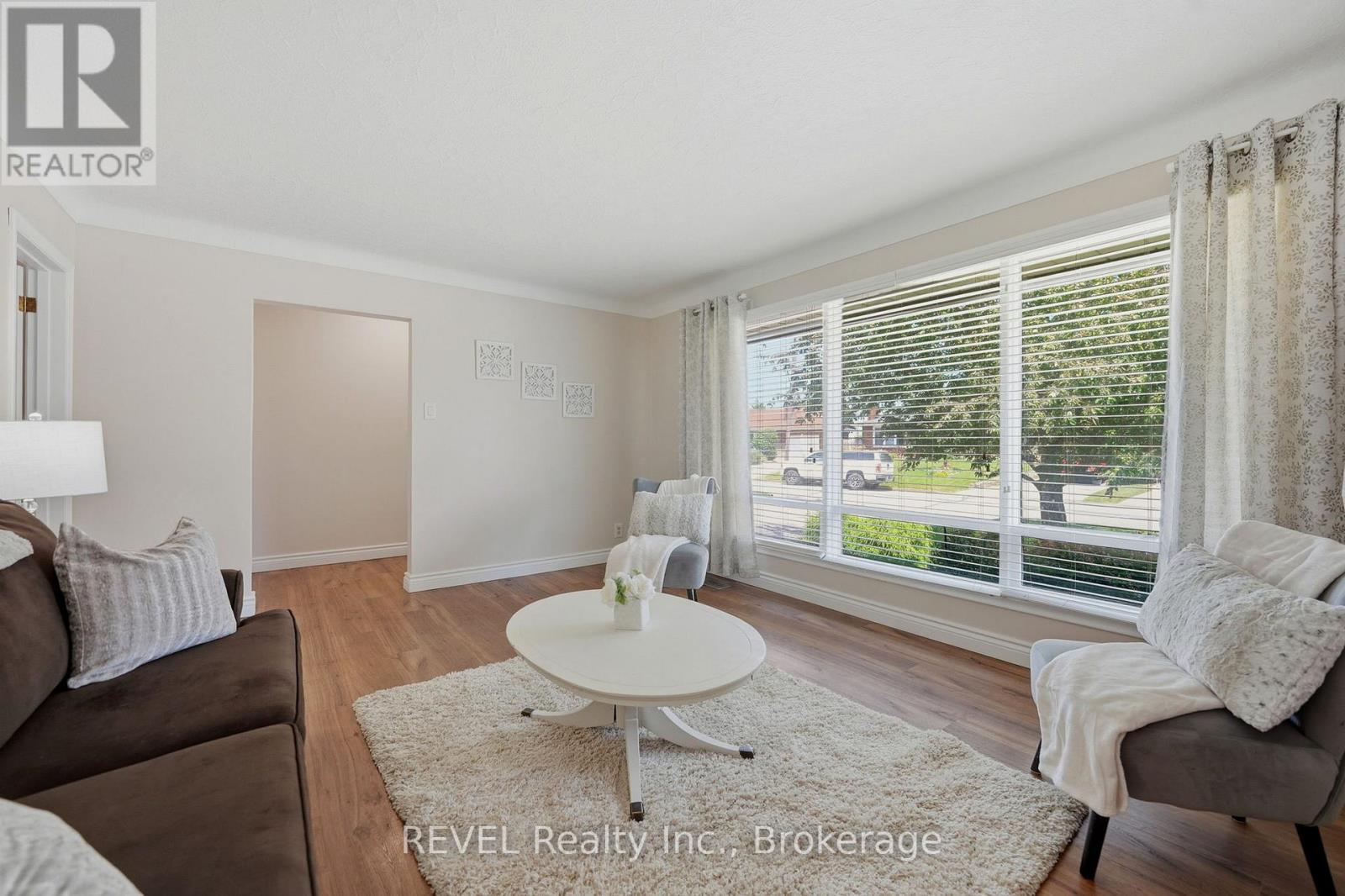 5 Greenhill Drive, Thorold, Ontario  L2V 1W4 - Photo 5 - X13463016