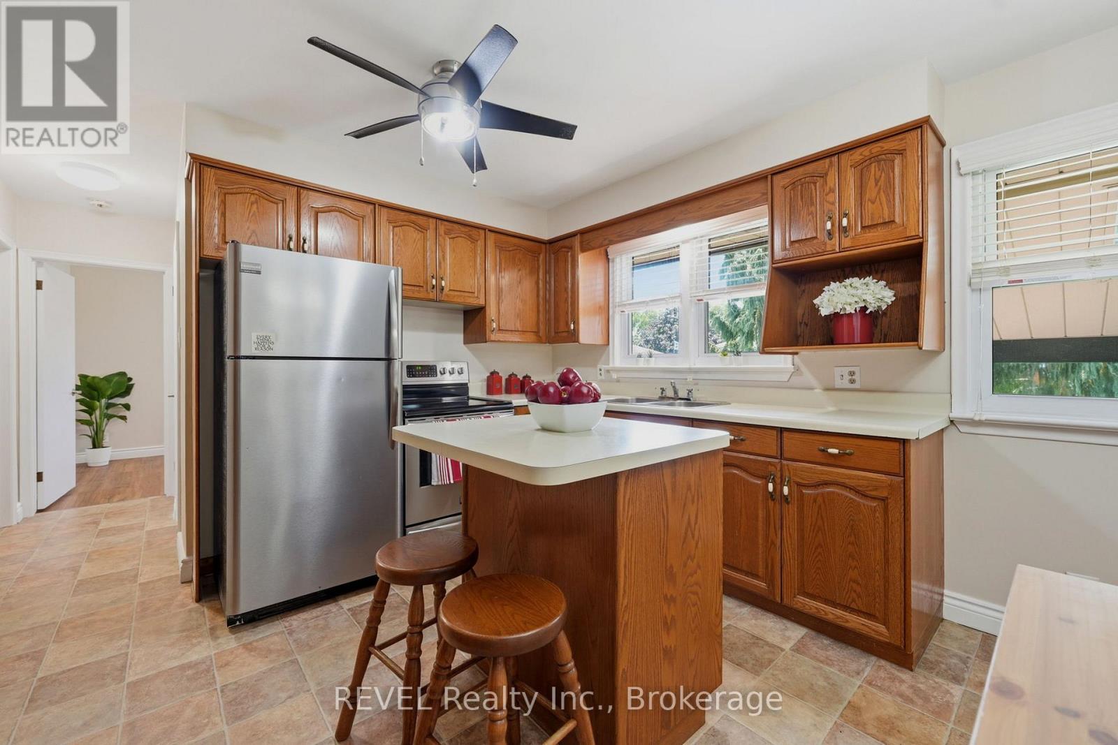 5 Greenhill Drive, Thorold, Ontario  L2V 1W4 - Photo 8 - X13463016