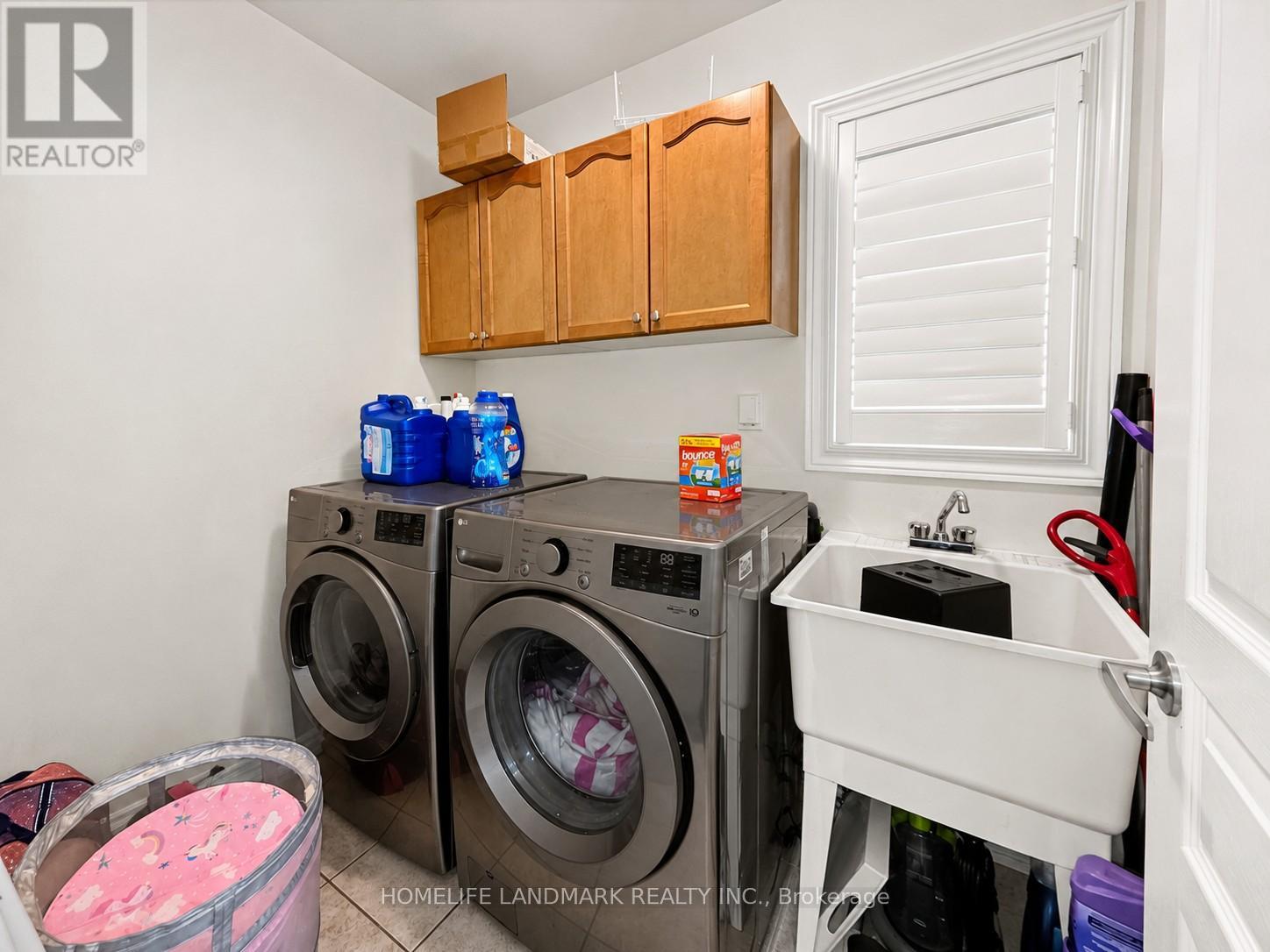 41 Mansard Drive, Richmond Hill, Ontario  L4E 0L7 - Photo 7 - N13147262