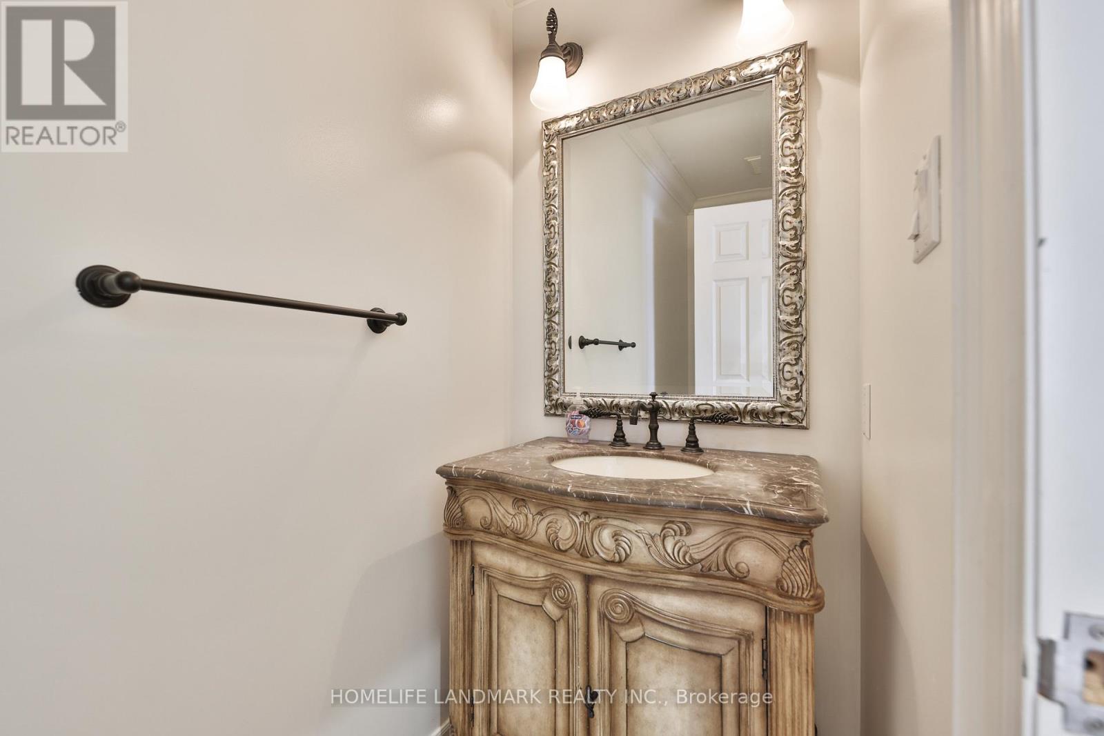 112 Kingsway Crescent, Toronto, Ontario  M8X 2R9 - Photo 15 - W13440388