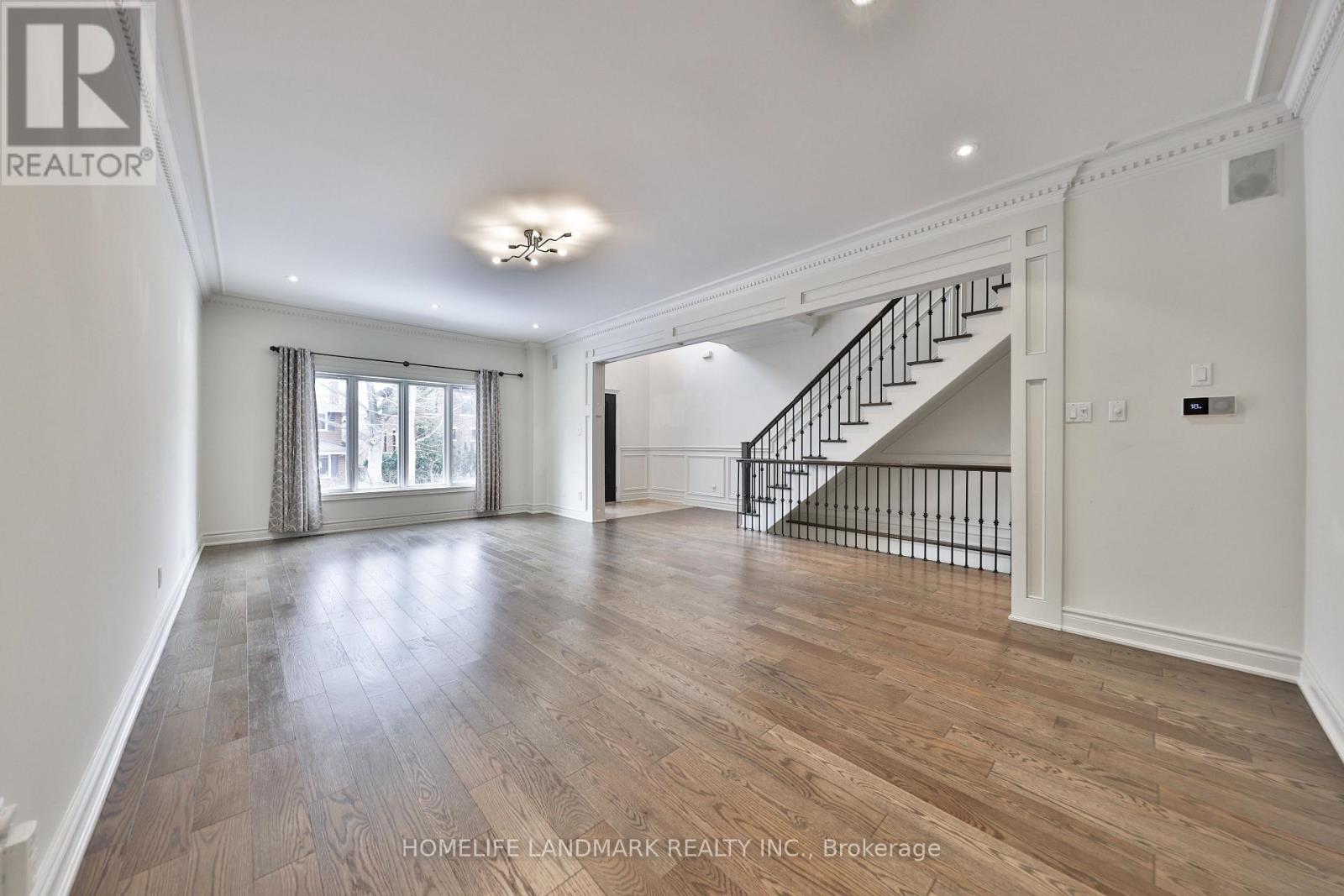 112 Kingsway Crescent, Toronto, Ontario  M8X 2R9 - Photo 6 - W13440388