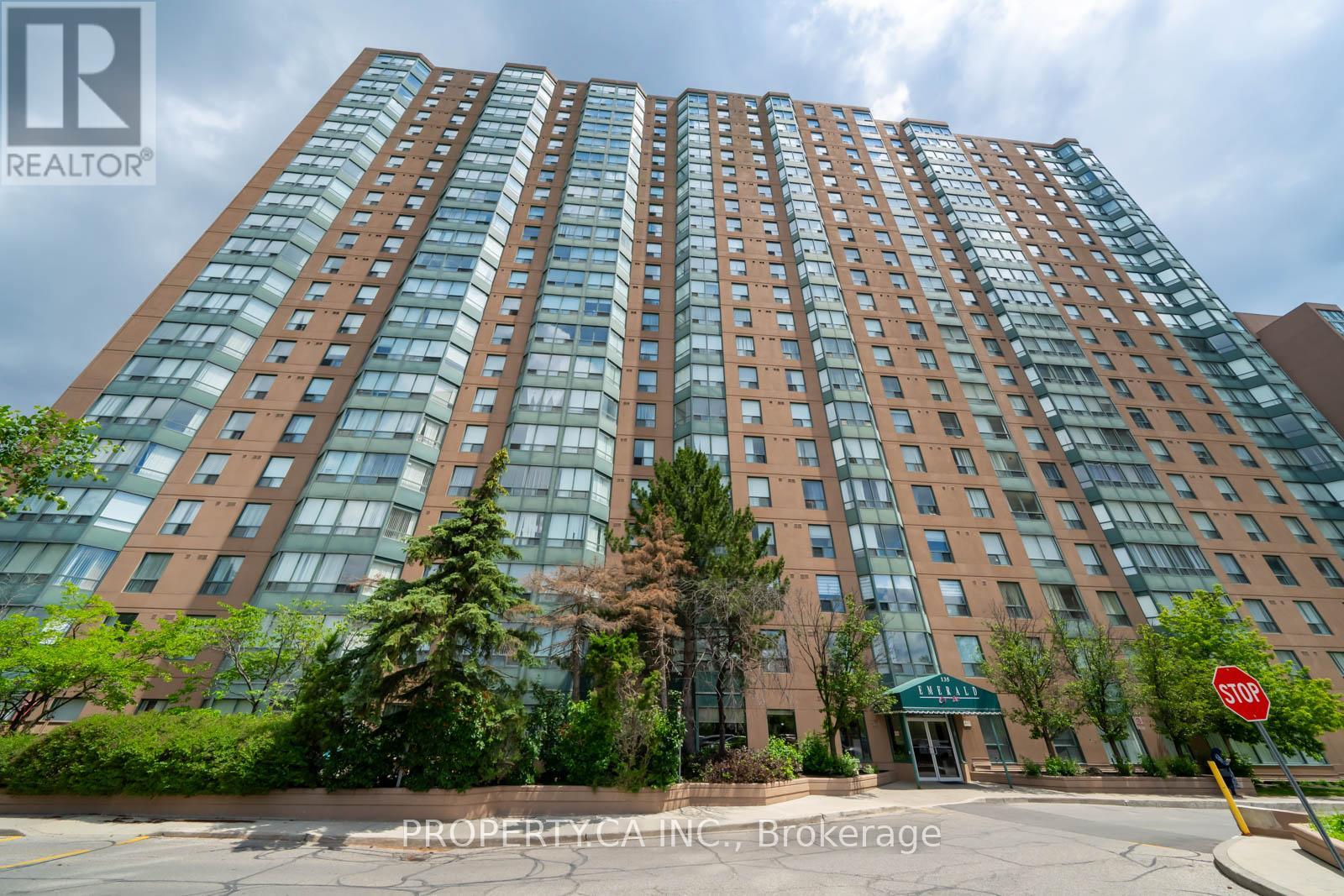 1115 - 135 Hillcrest Avenue, Mississauga, Ontario  L5B 4B1 - Photo 2 - W13460702