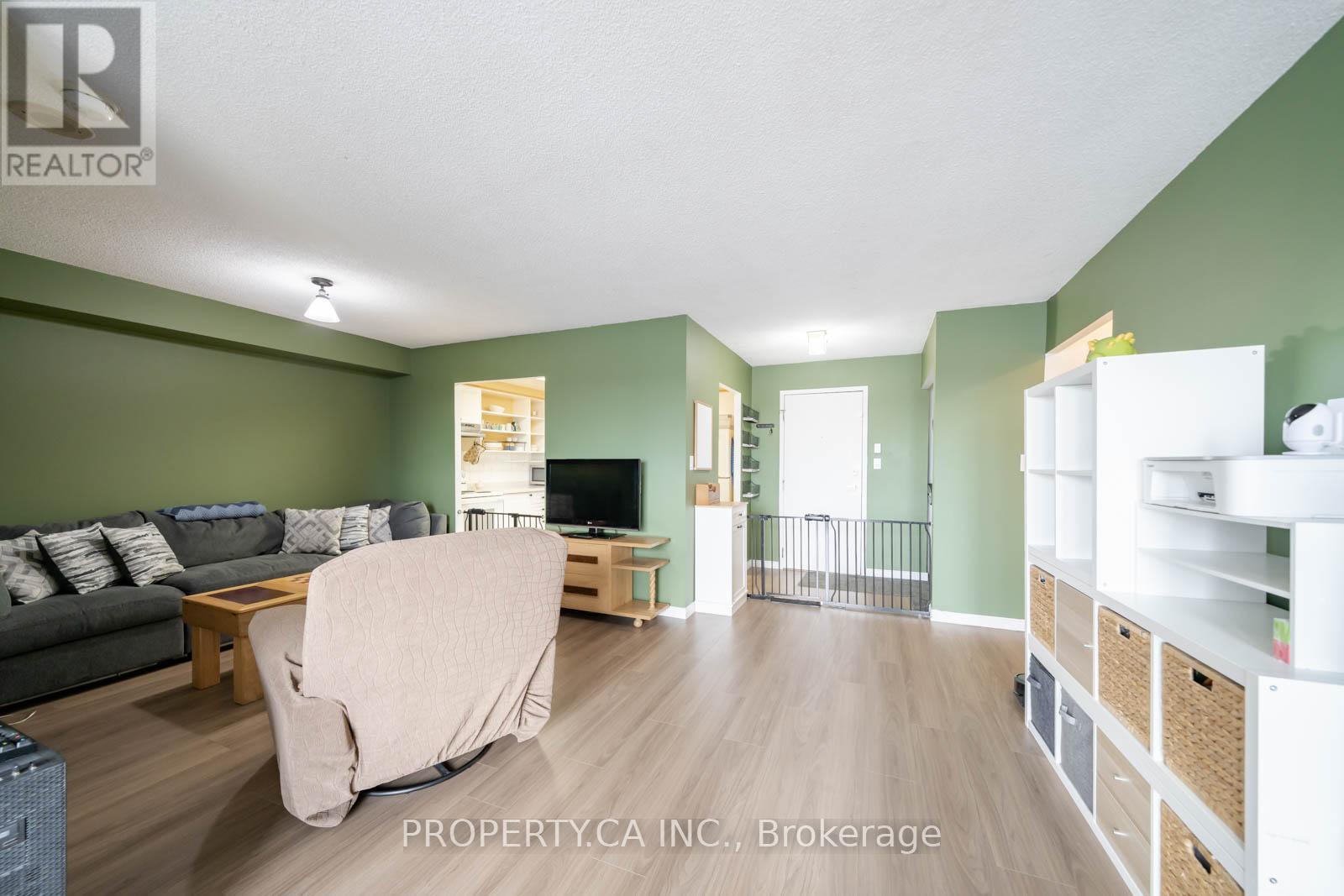 1115 - 135 Hillcrest Avenue, Mississauga, Ontario  L5B 4B1 - Photo 4 - W13460702
