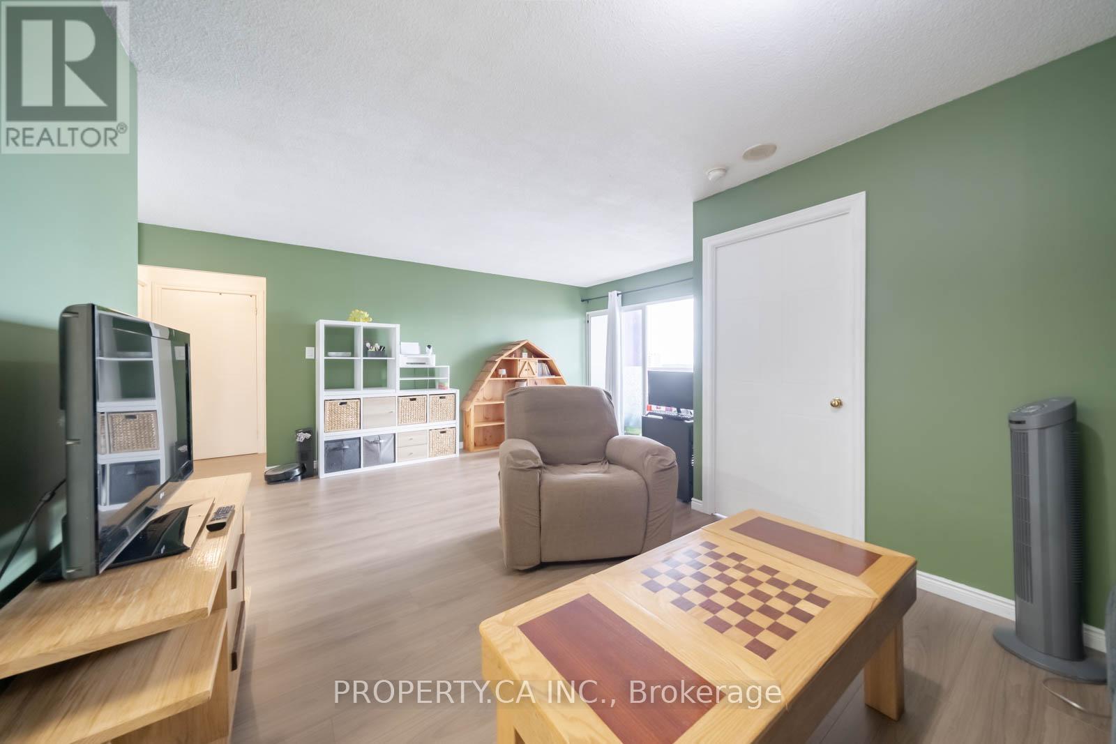1115 - 135 Hillcrest Avenue, Mississauga, Ontario  L5B 4B1 - Photo 5 - W13460702
