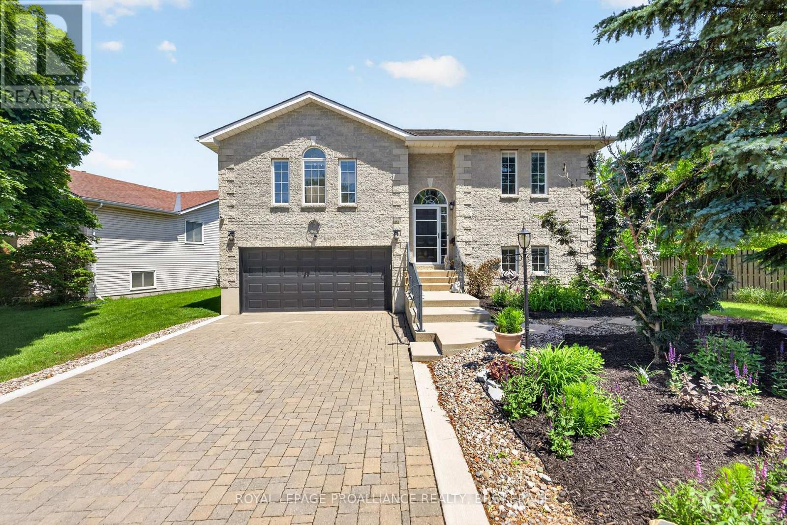 412 MALABAR DRIVE, Kingston, Ontario