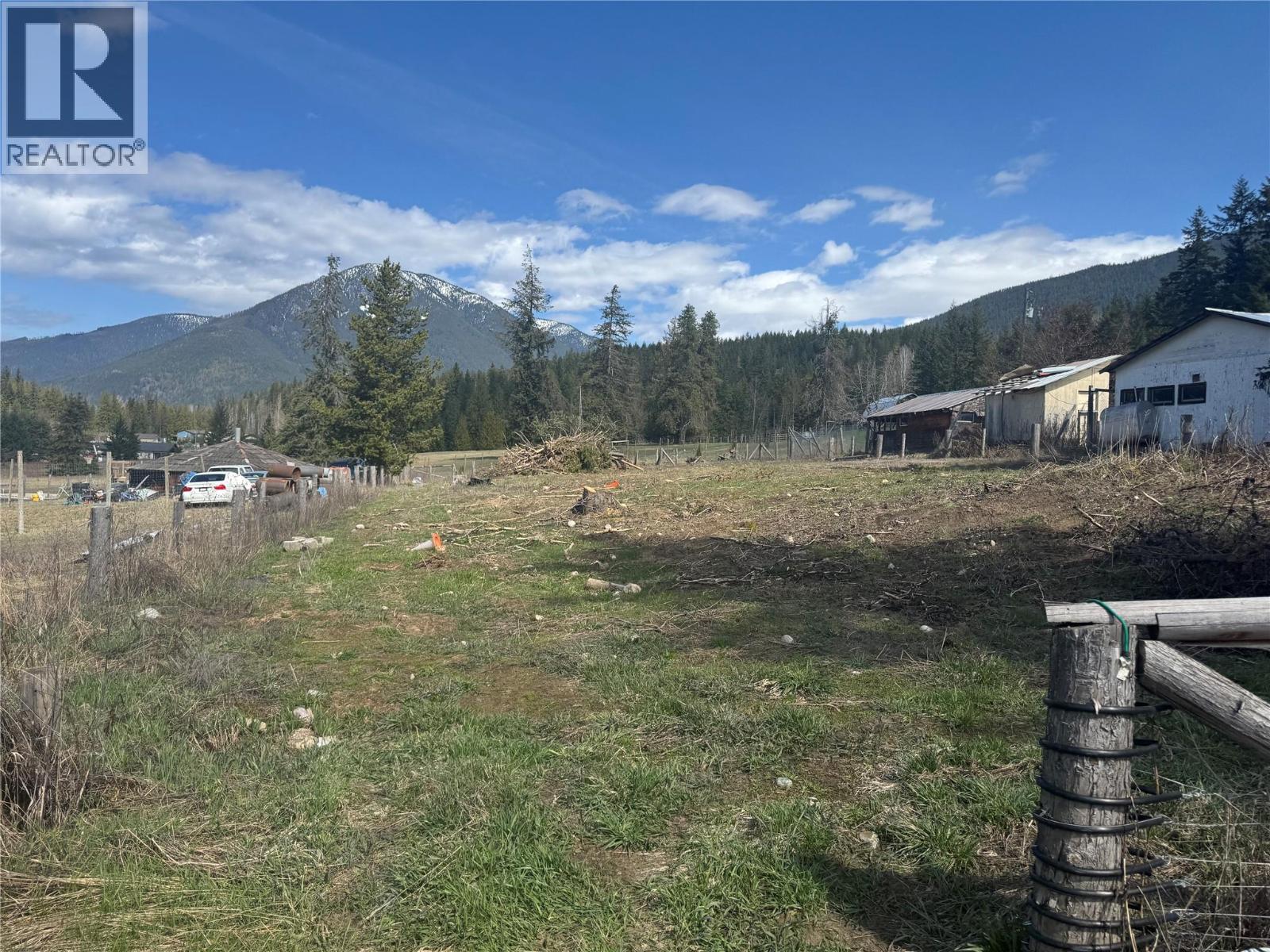 572 6 Highway, Nakusp, British Columbia  V0G 1R1 - Photo 17 - 10383658