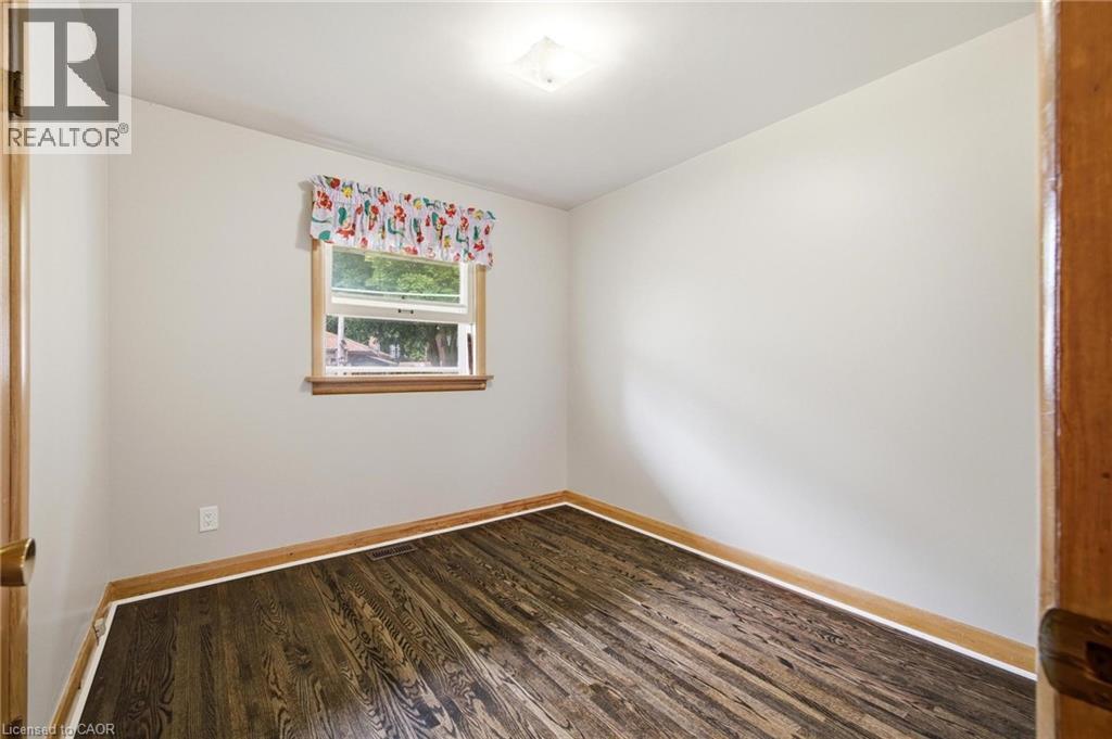 223 E River Road E, Kitchener, Ontario  N2B 2G9 - Photo 7 - 40840809