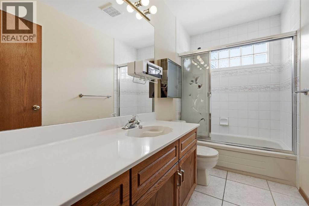 201 Sierra Morena Circle Sw, Calgary, Alberta  T3H 2W8 - Photo 28 - A2321592
