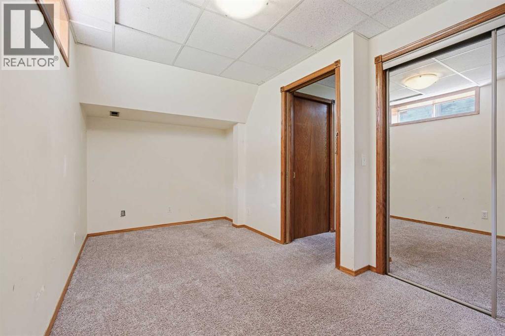 201 Sierra Morena Circle Sw, Calgary, Alberta  T3H 2W8 - Photo 36 - A2321592