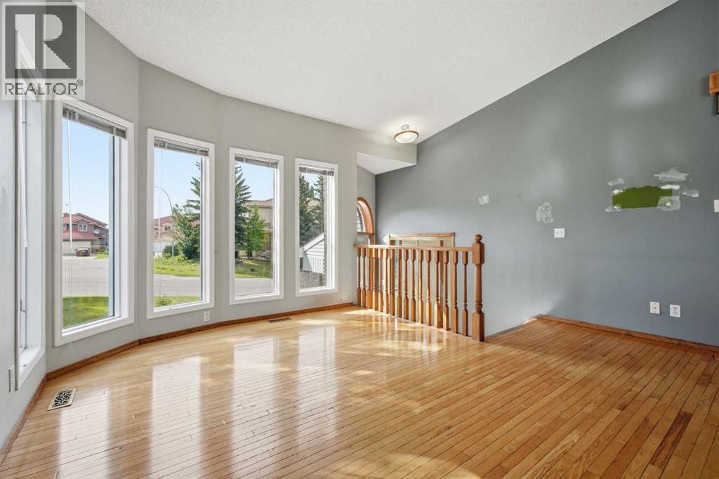 201 Sierra Morena Circle Sw, Calgary, Alberta  T3H 2W8 - Photo 4 - A2321592