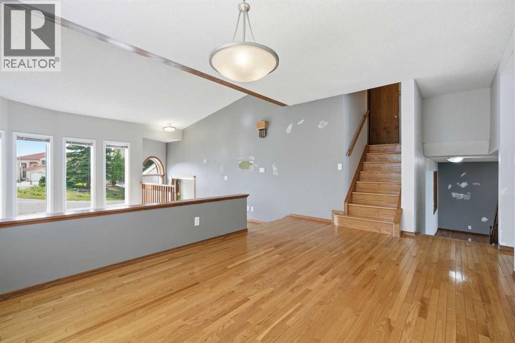 201 Sierra Morena Circle Sw, Calgary, Alberta  T3H 2W8 - Photo 9 - A2321592