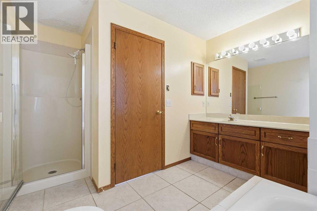 201 Sierra Morena Circle Sw, Calgary, Alberta  T3H 2W8 - Photo 27 - A2321592