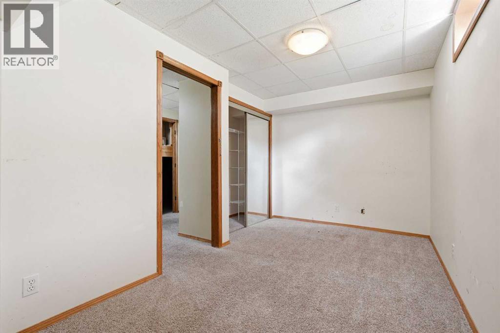 201 Sierra Morena Circle Sw, Calgary, Alberta  T3H 2W8 - Photo 35 - A2321592