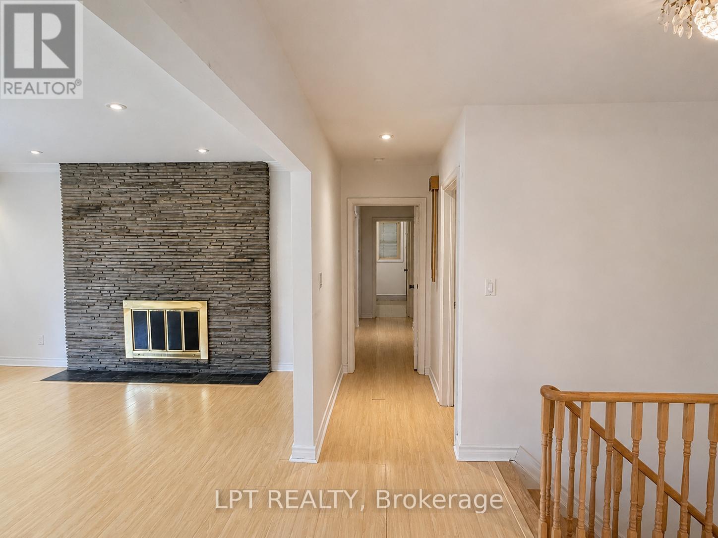 3 Oxbow Road, Toronto, Ontario M3B 1Z9 - Photo 4 - C13462798