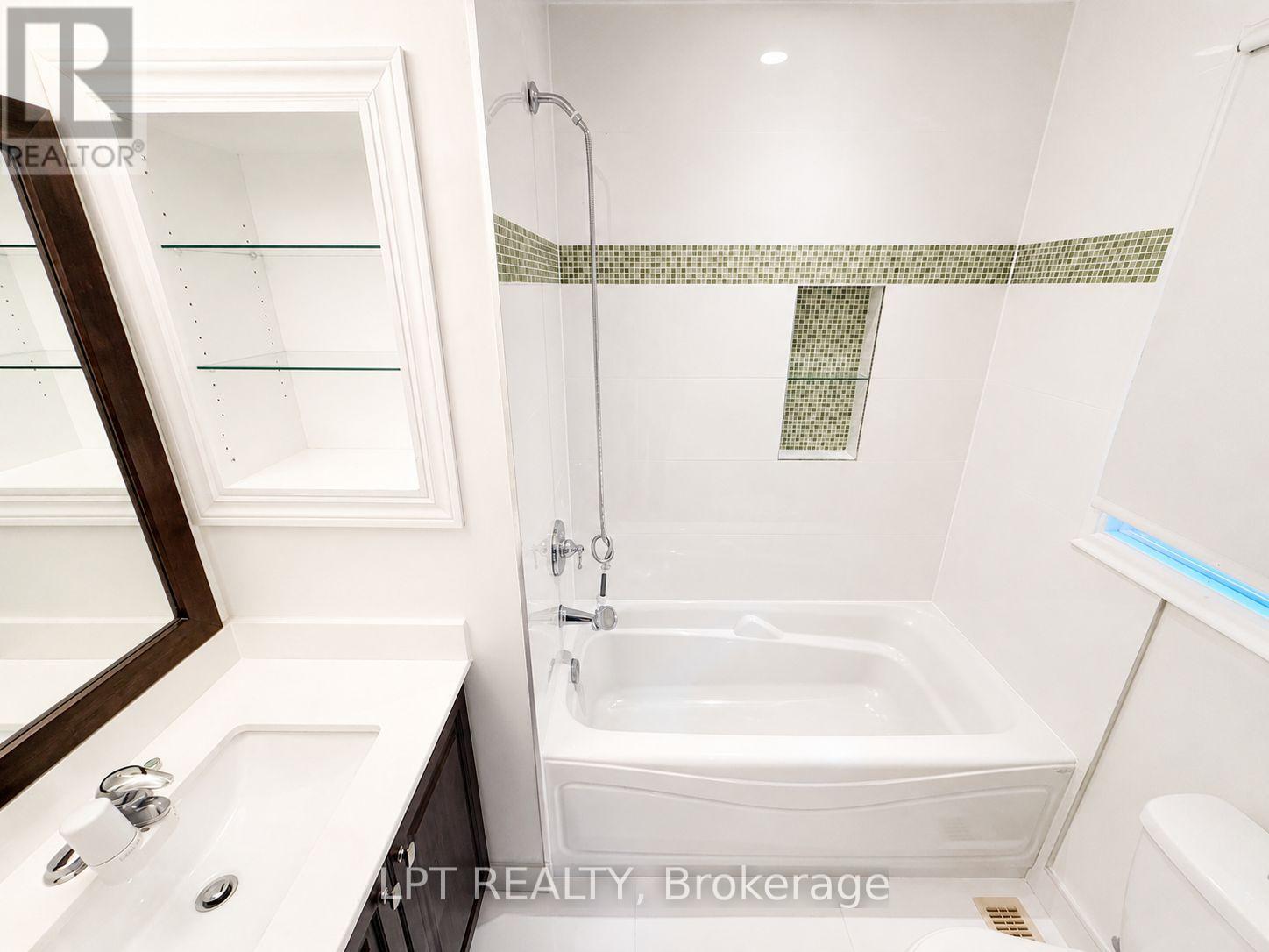 3 Oxbow Road, Toronto, Ontario M3B 1Z9 - Photo 8 - C13462798