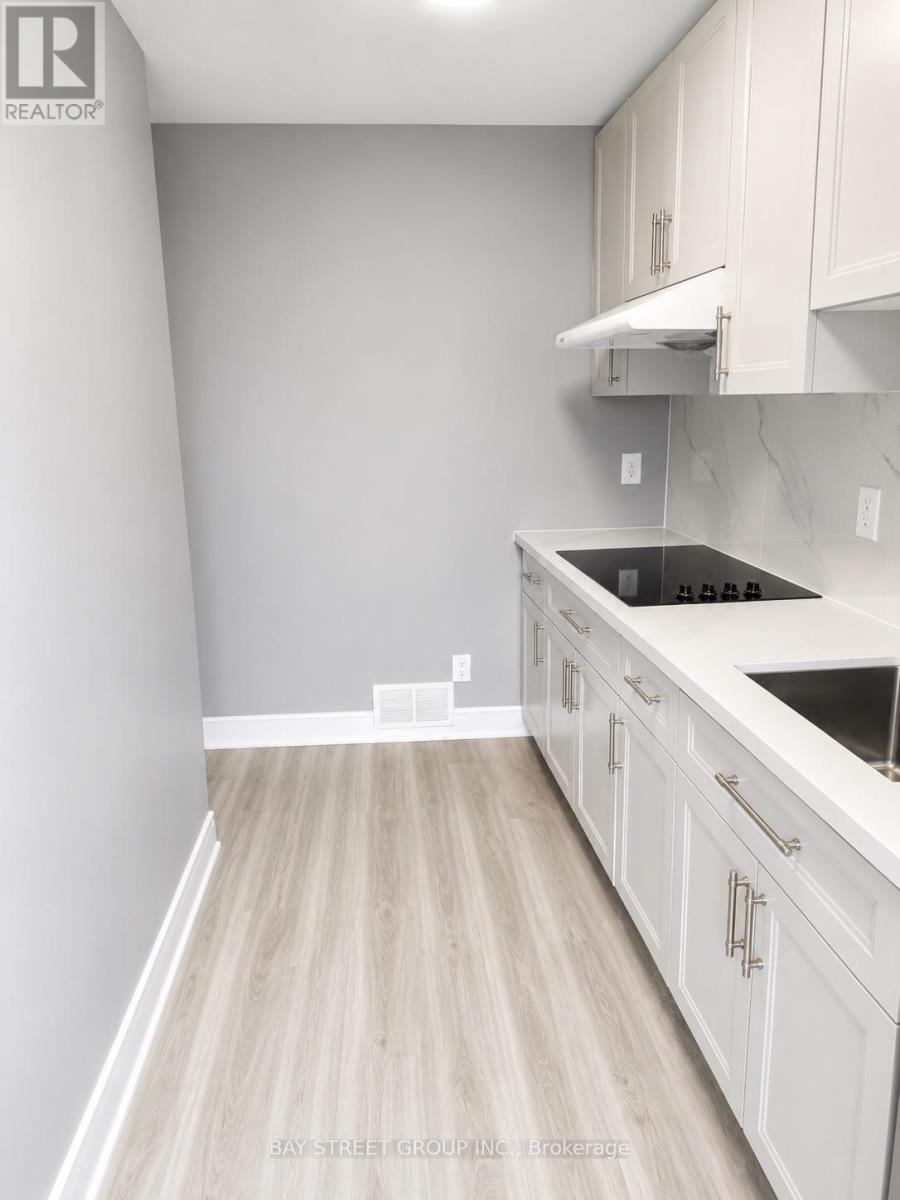319 Clinton Street, Toronto, Ontario  M6G 2Y7 - Photo 3 - C13462868