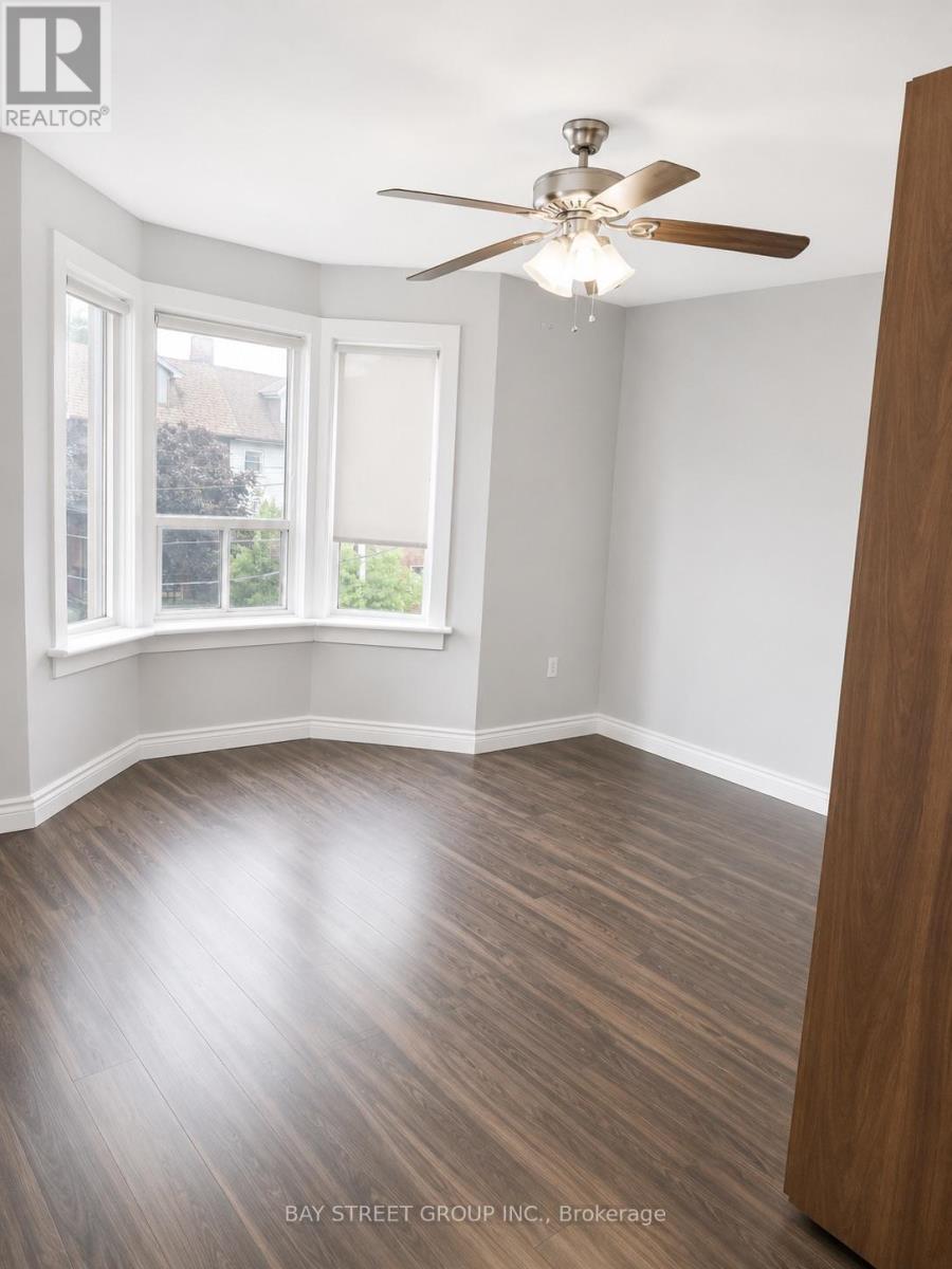 319 Clinton Street, Toronto, Ontario  M6G 2Y7 - Photo 4 - C13462868